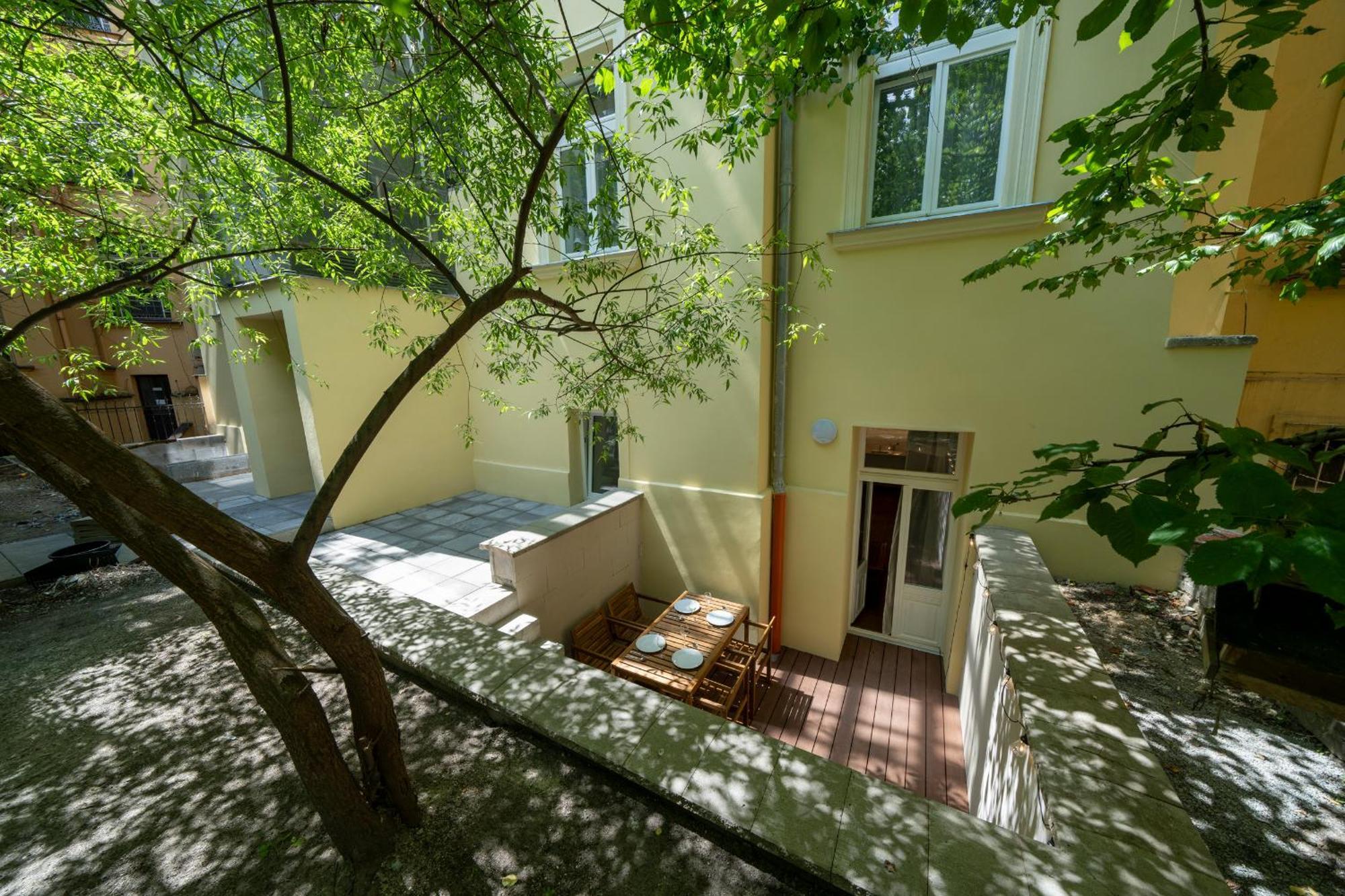 Apart Hotel Zborovska 프라하 외부 사진
